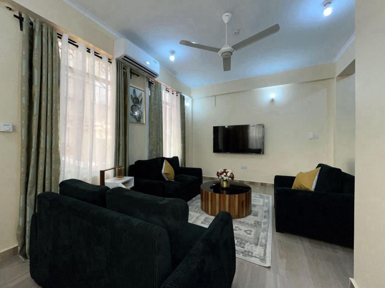 R&K Two Bedroom Apartment Dar es Salaam Exterior photo
